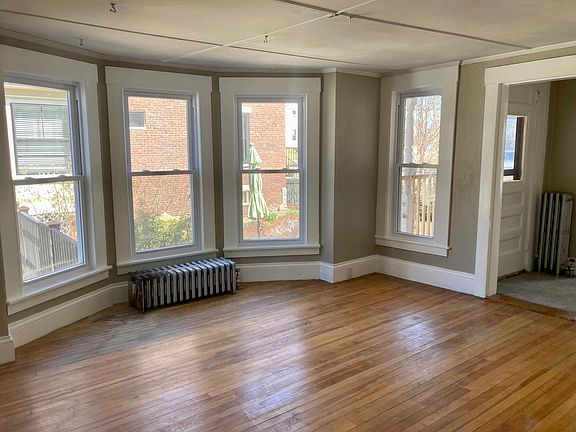 Spacious living room