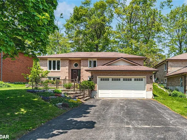 24 Layton Cres, Barrie, ON L4N 6G3