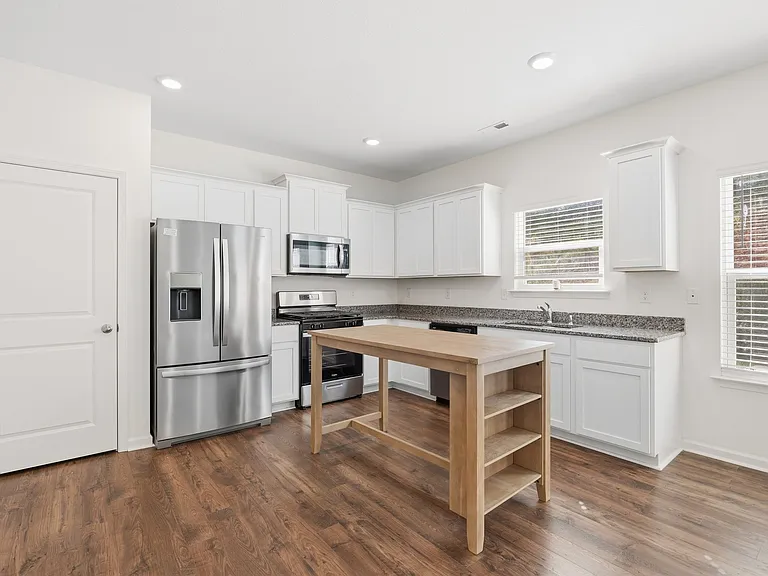 2900 Bogart Ln — Photo 5