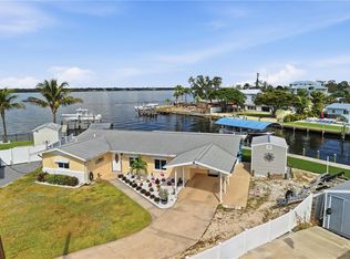 211 21st St NE, Bradenton, FL 34208