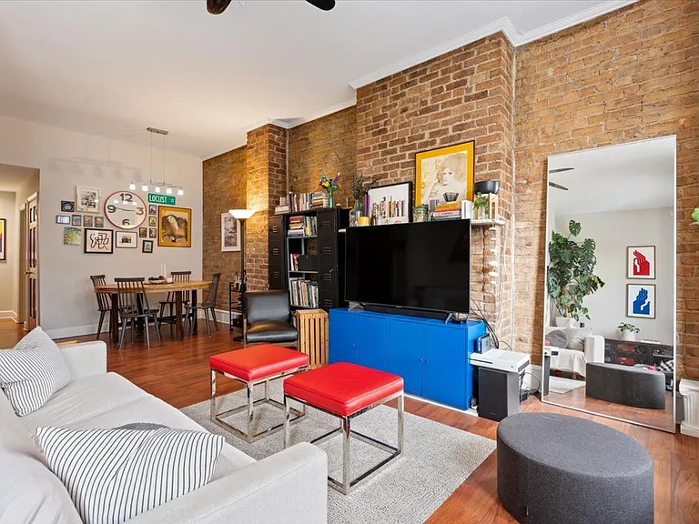 116 W Grand Ave #3 — Photo 4