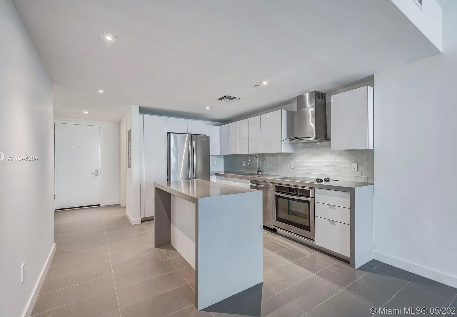 1 bed, 1.5 bath, 910 sqft, $3,150 — Photo 1