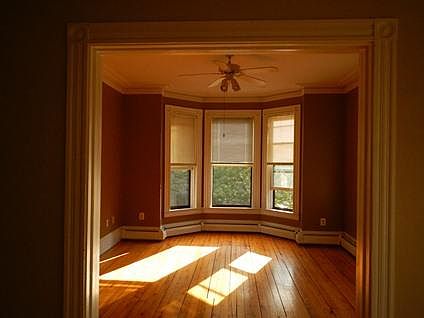 3rd image of 20 Hammond St Floor 2