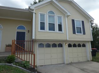 509 E 7th St, Kearney, MO 64060