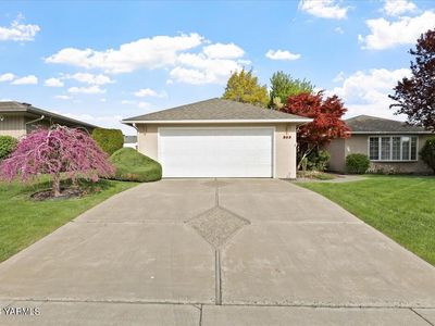803 Tanarae Pl, Yakima, WA, 98908