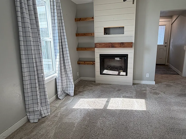 412 E California St — Photo 8