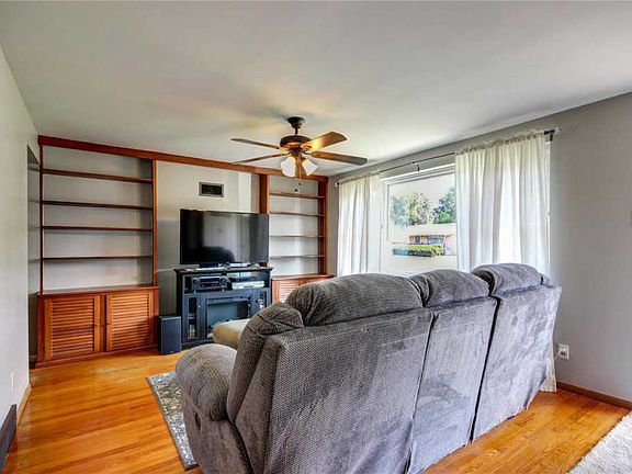 5th image of 4108 Whippoorwill Dr
