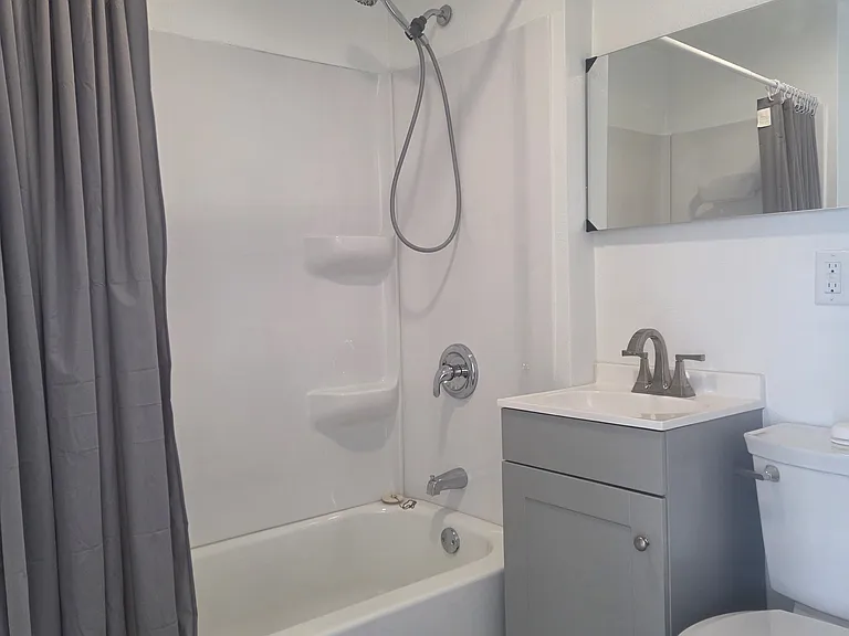 1230 Englewood Ave — Photo 13