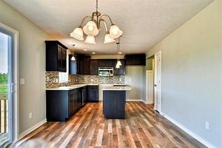 3rd image of 4301 Russell Way Dr
