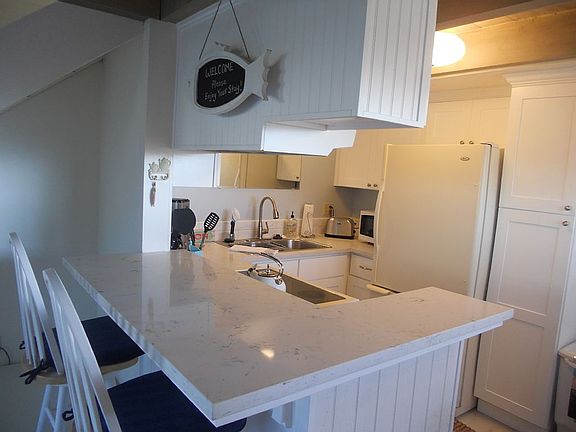 2nd image of 130 Ash Ave APT 5