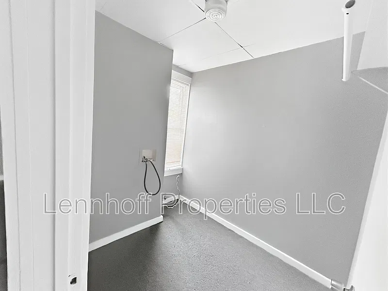3 bed, 1.0 bath, $1,975 — Photo 3