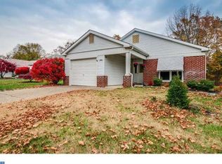 15 Maidstone Pl, Southampton, NJ 08088