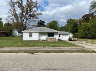 7553 Nichols St, Utica, MI 48317