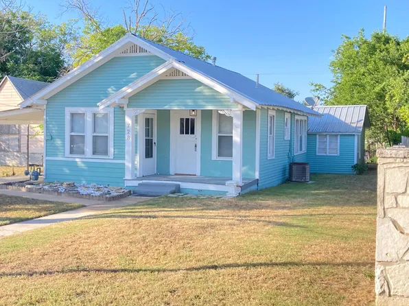 728 Moore St, Kerrville, TX 78028