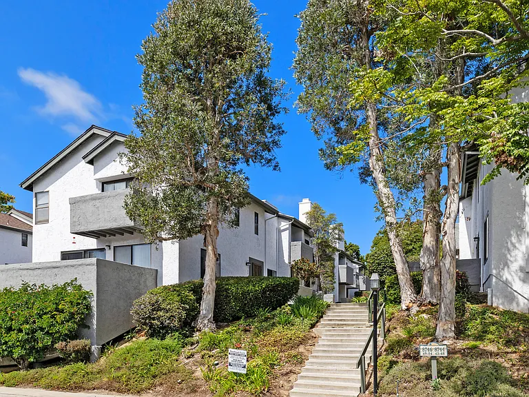 8746 Villa La Jolla Dr #53 — Photo 1