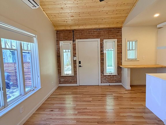 2nd image of 512 W Fillmore St #9