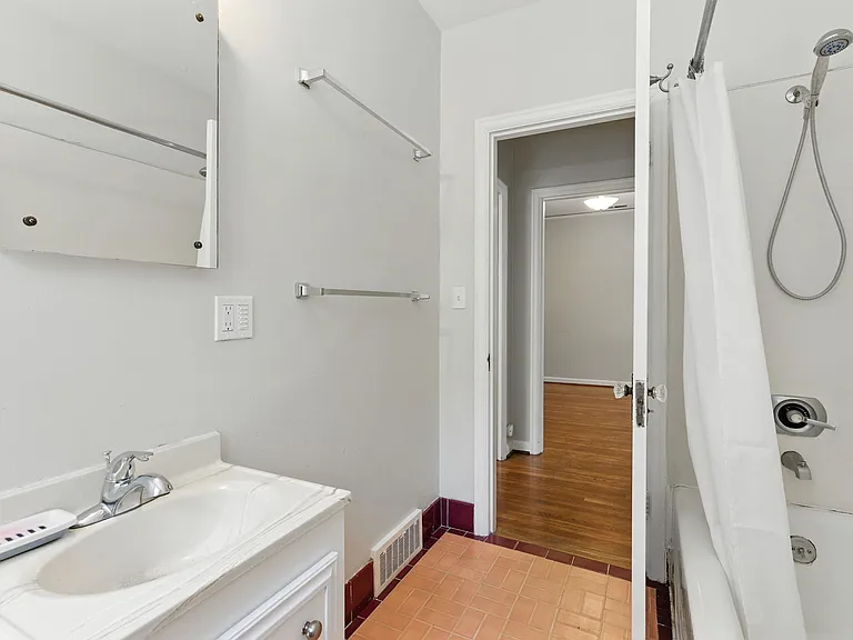 1231 NW 20th Ave — Photo 13