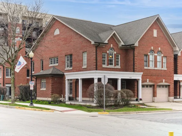 1802 Riverwoods Dr, Melrose Park, IL 60160