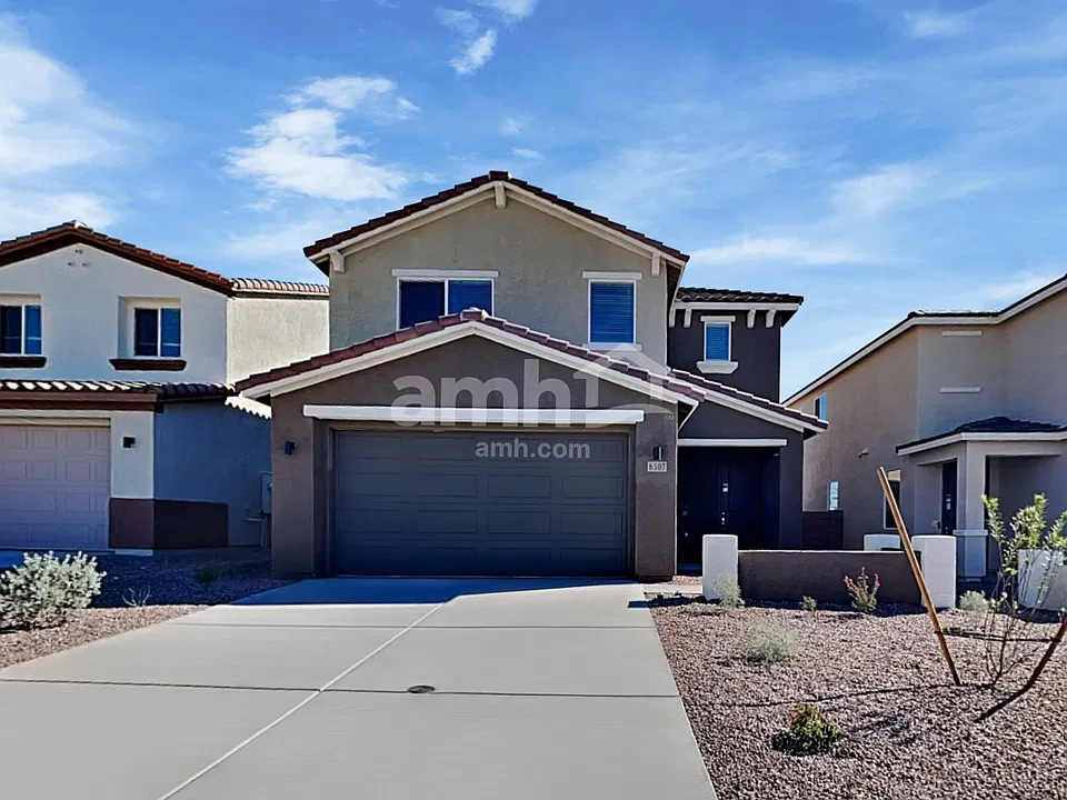 6307 W Calle Bilboa