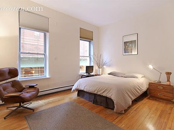 2nd image of 100 W 78th St APT 1C