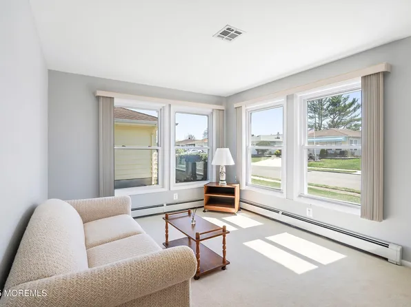 17 Hyannis Street, Toms River, NJ 08757