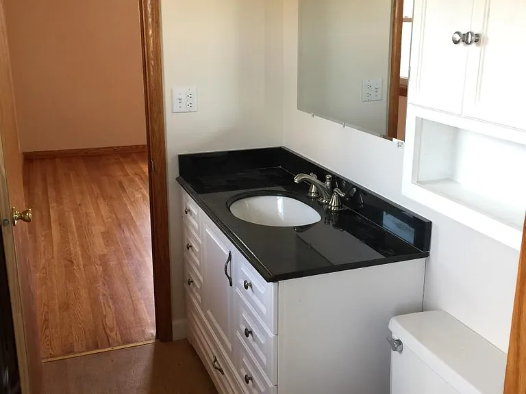251 Brenton Dr — Photo 2