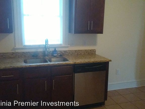 4th image of 416 N 33rd St #2