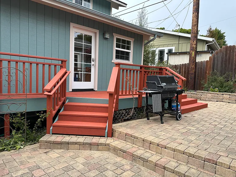 1820 Astor Ave — Photo 3