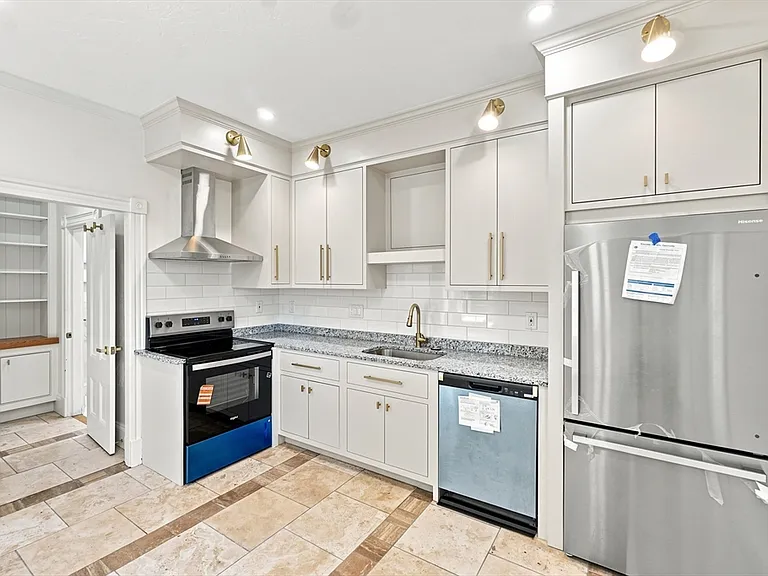 229 Saratoga St #2 — Photo 2
