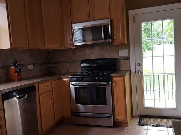 4th image of 4557 Grandview Ave