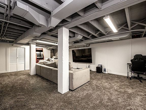 4th image of 2216 Weber Ave