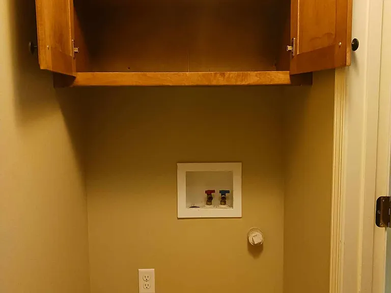 Sunset Place Apartments — Photo 8