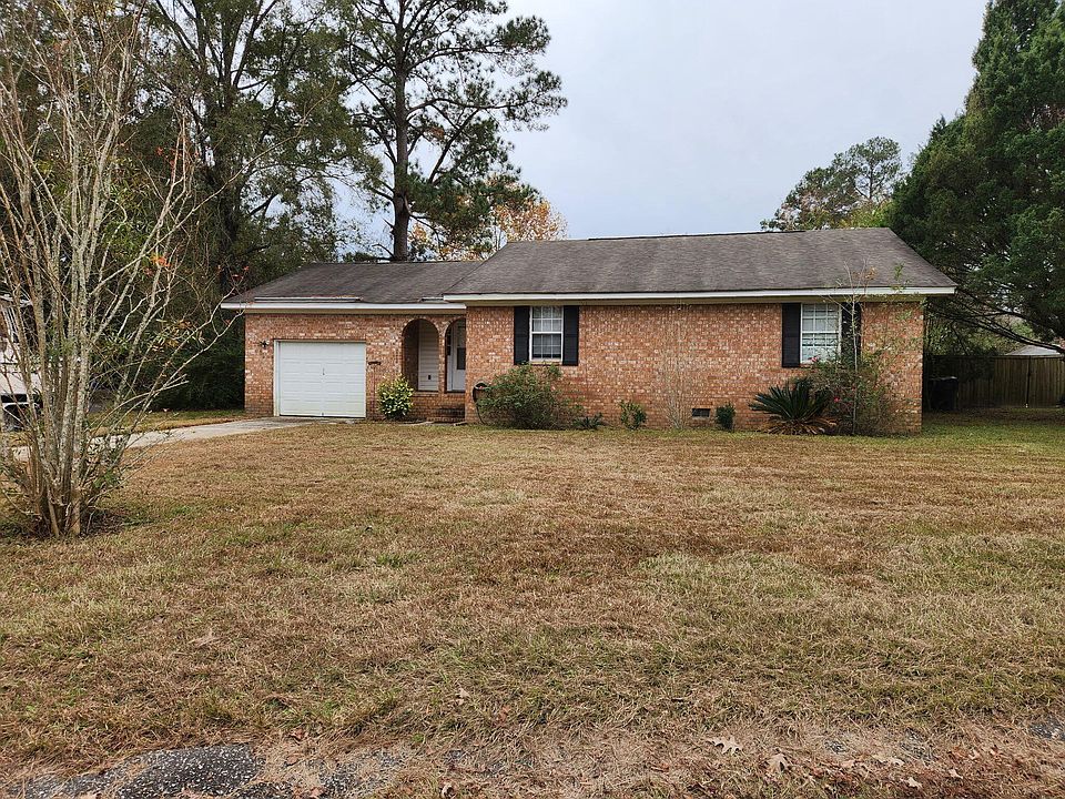 2nd image of 117 Maple Dr