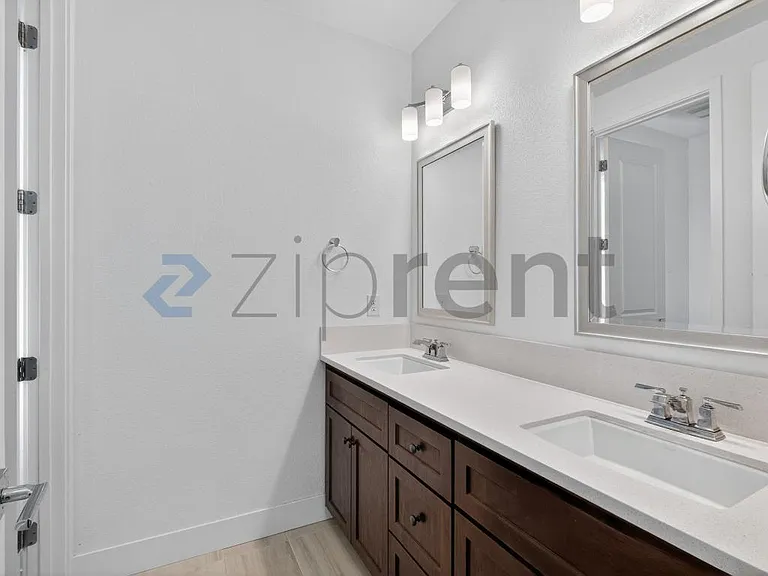 665 N Amarone Dr — Photo 29