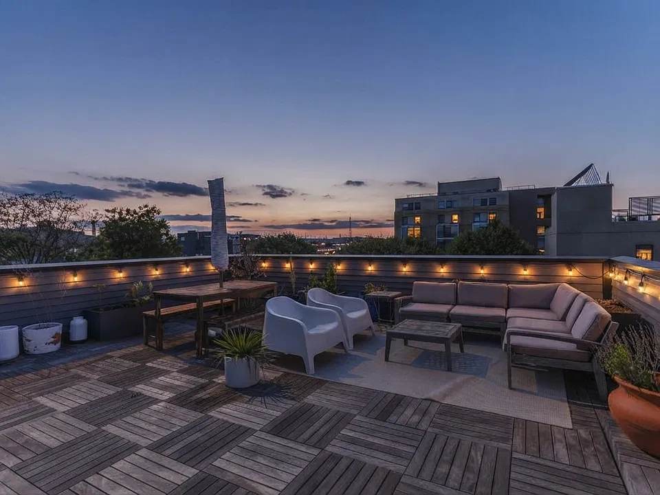 646 Newton Pl NW #303