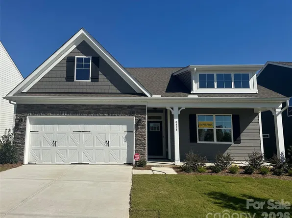 8414 Acadia Pkwy, Sherrills Ford, NC 28673