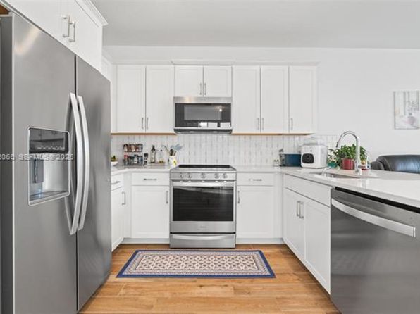 210 SW 170th Ave #Townhouse 210