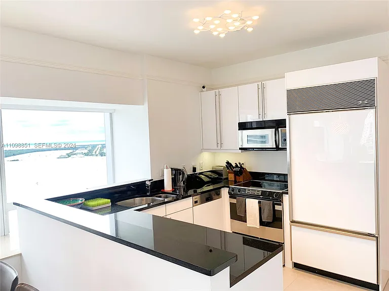 1435 Brickell Ave #3507 — Photo 6