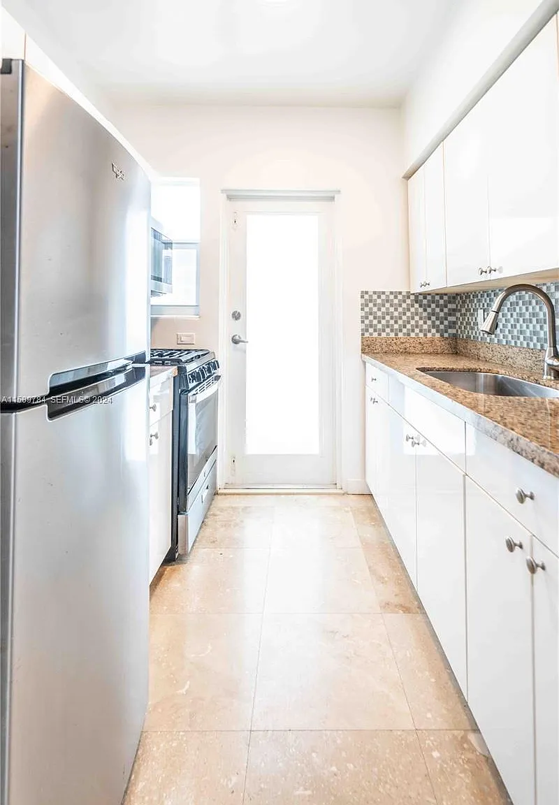 Studio, 460 sqft, $1,850 — Photo 4