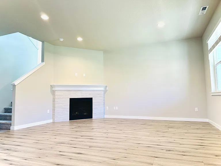 16736 SE Silver Creek Falls Dr — Photo 5
