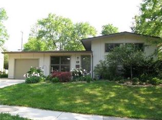 8 Lois Ct, Ann Arbor, MI 48103