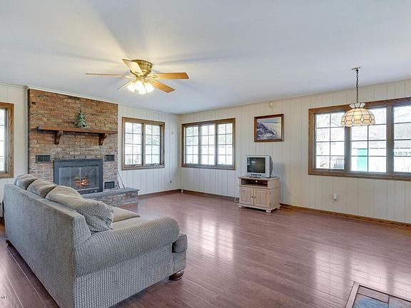 3rd image of 67 Hadley Ave