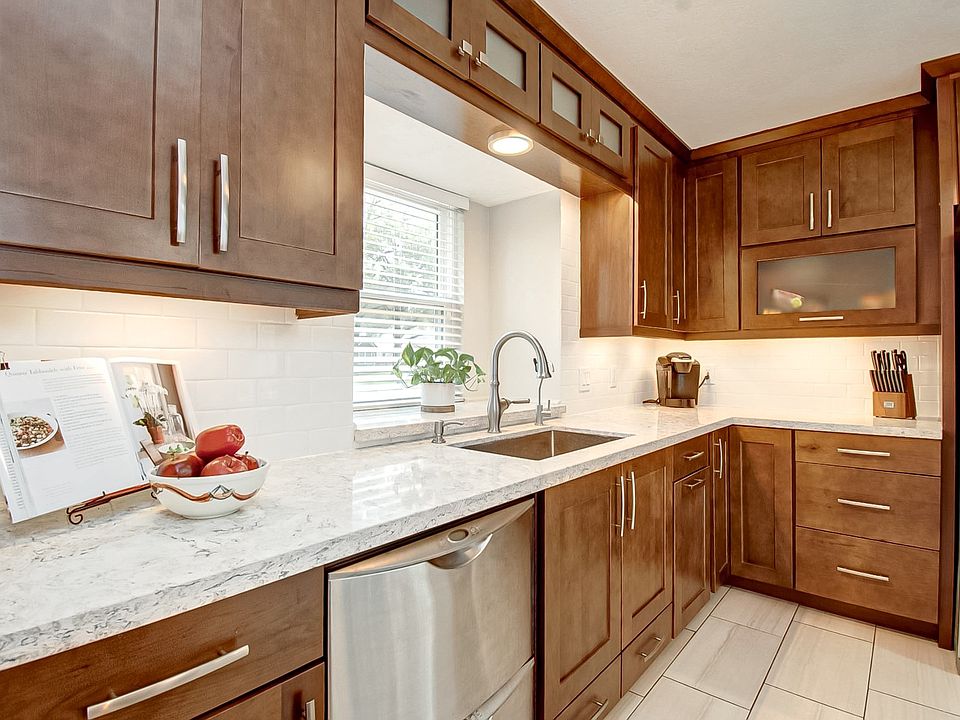 1st image of 2727 Shadowdale Dr