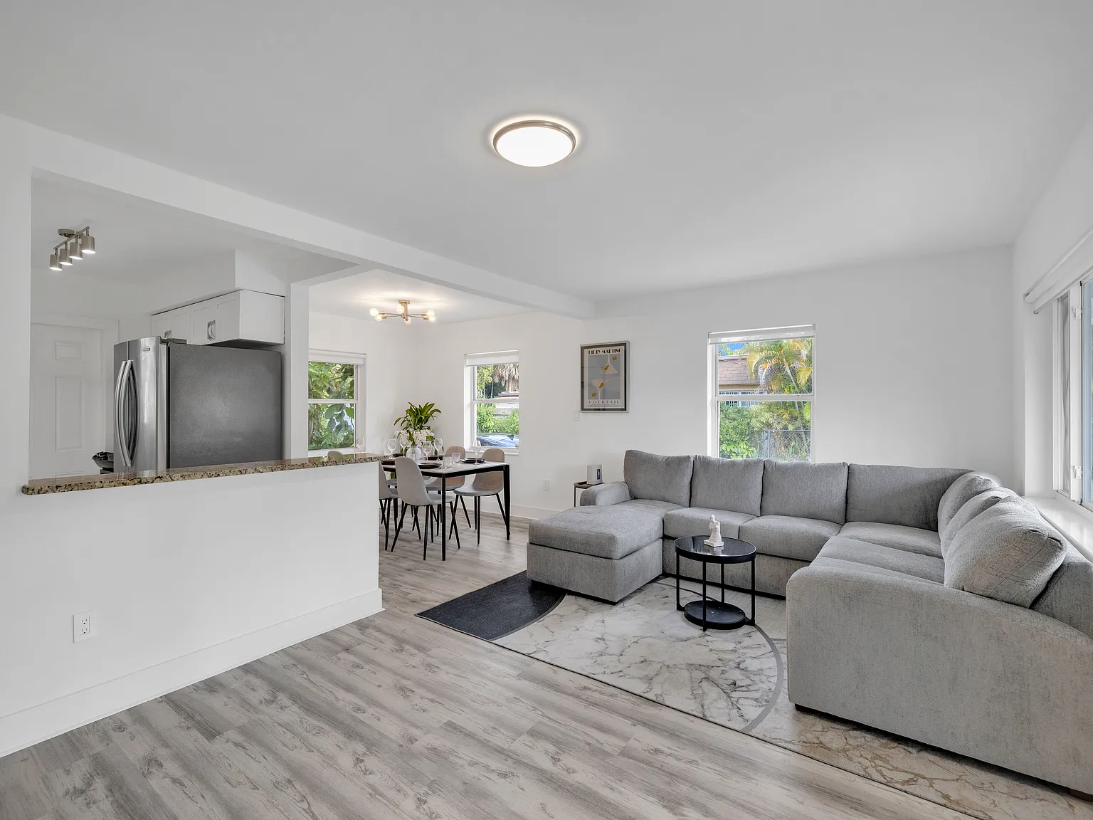 3 bed, 1222 sqft, $5,600 — Photo 3
