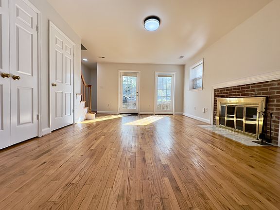 3rd image of 807 S Alfred St