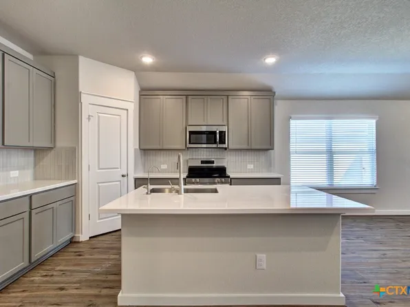 976 Gray Cloud Dr, New Braunfels, TX 78130