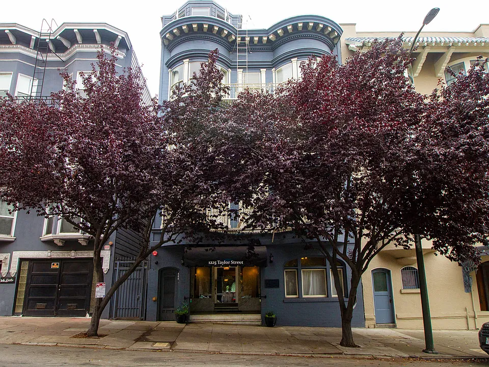 1225 Taylor