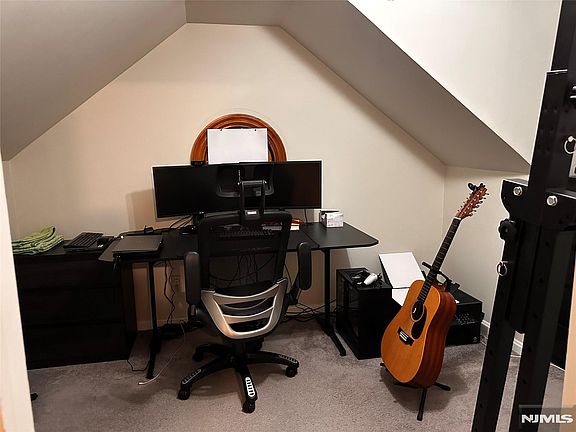 Extra Bonus Room/Office