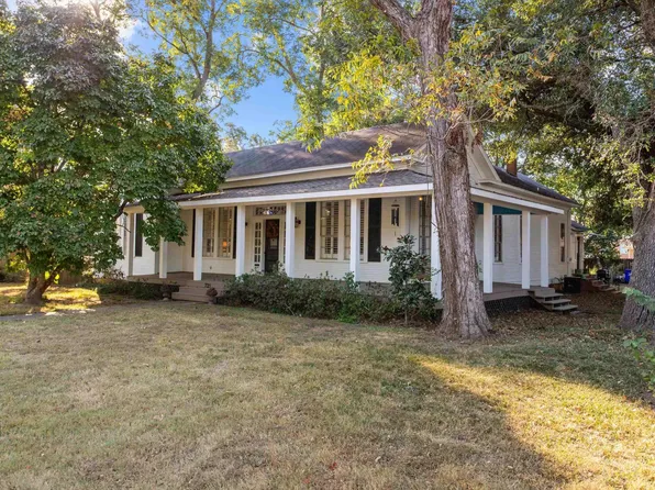 721 E Houston Ave, Crockett, TX 75835