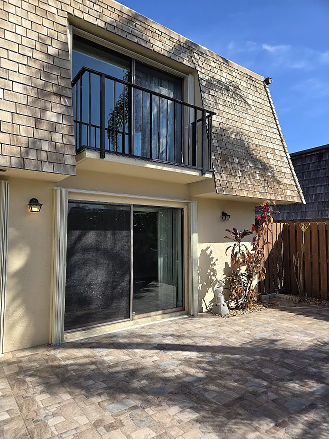 Entrance to TownHouse - 360 E Waverly Pl